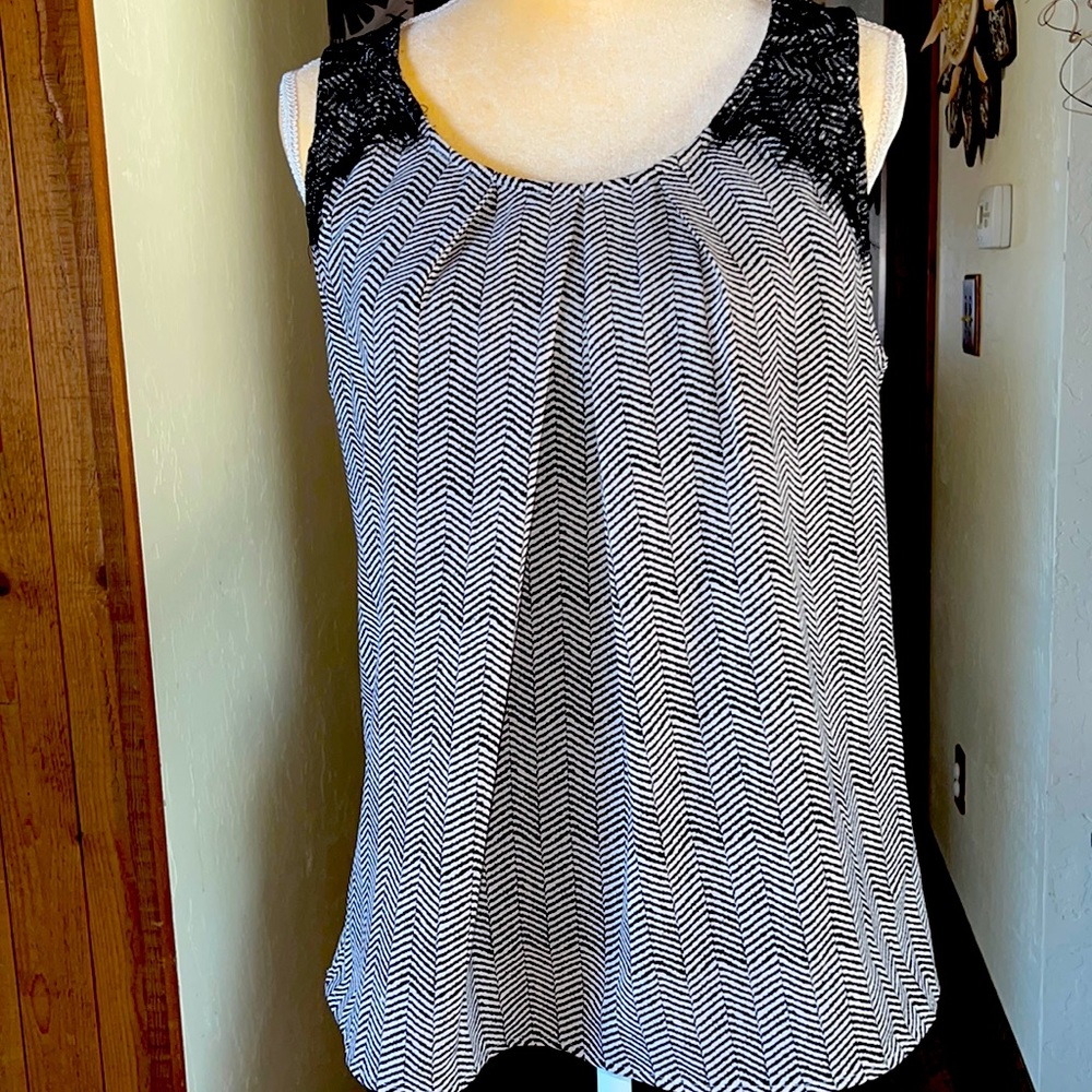 Women’s Candie’s dressy tank, size large.